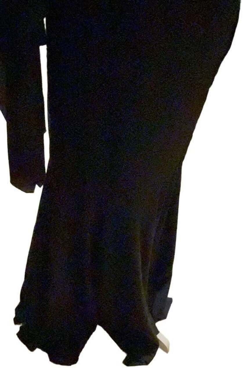 Gothic Medieval Lace-Up Long Sleeve Black Dress Costume - Picture 6 of 10